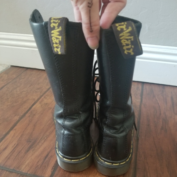 ?HPx2? Unisex Dr Martens boots